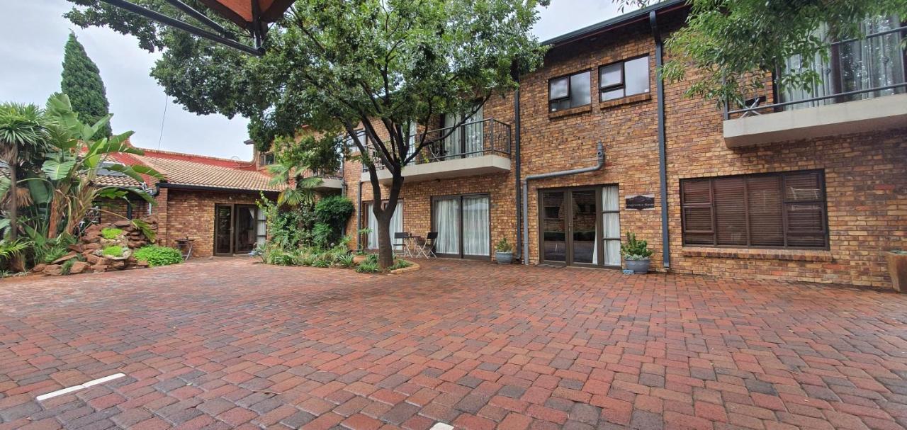 Aero Lodge Guest House Middelburg  Exterior photo